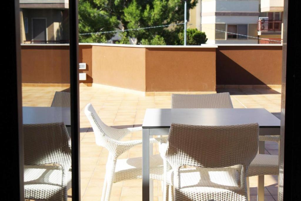 Colonna Rooms & Apartment Trani Exterior foto